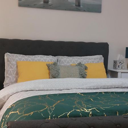 Lovely 2-Bed House In The Heart Of Woodhouse Leeds Leeds  Eksteriør bilde