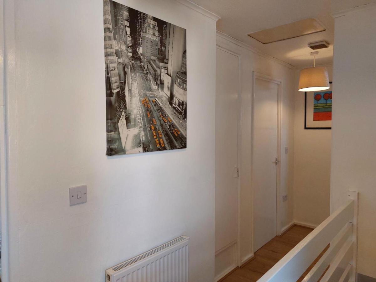 Lovely 2-Bed House In The Heart Of Woodhouse Leeds Leeds  Eksteriør bilde